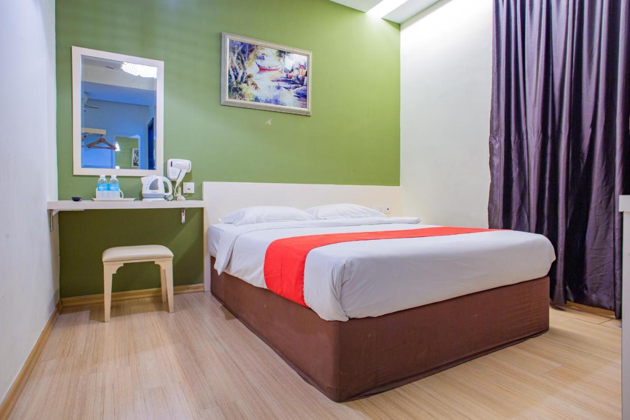 Hotel 101 Permas Jaya Johor Bahru Exterior foto