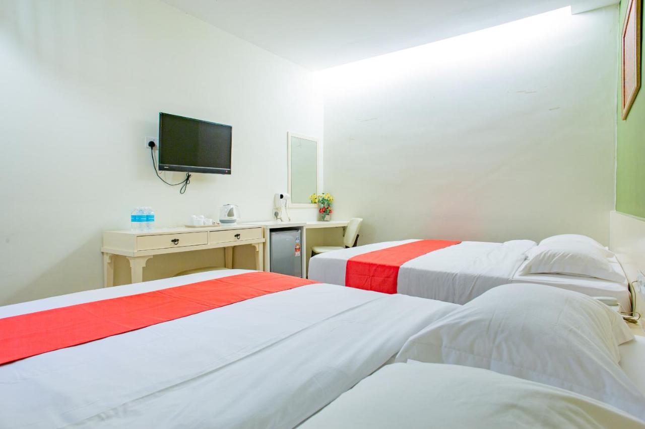 Hotel 101 Permas Jaya Johor Bahru Exterior foto